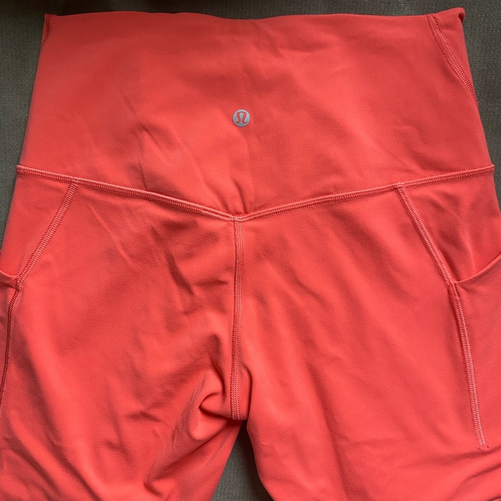 lululemon athletica High Waist CORAL Shorts with pockets